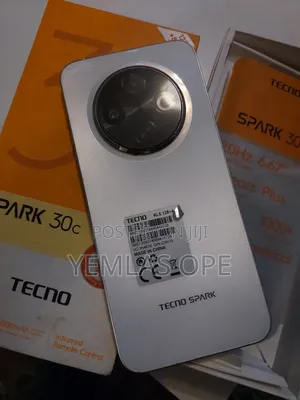 Tecno Spark 30C 128 GB Silver