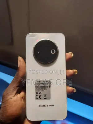 Tecno Spark 30C 128 GB Silver