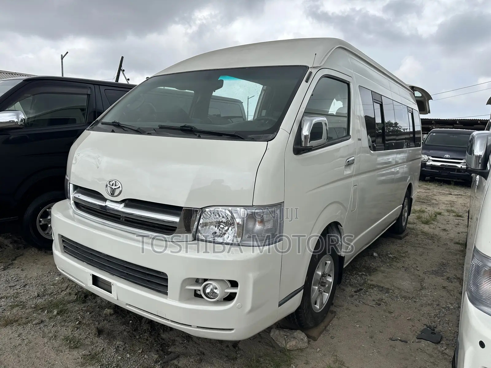 Toyota HiAce 2015 White