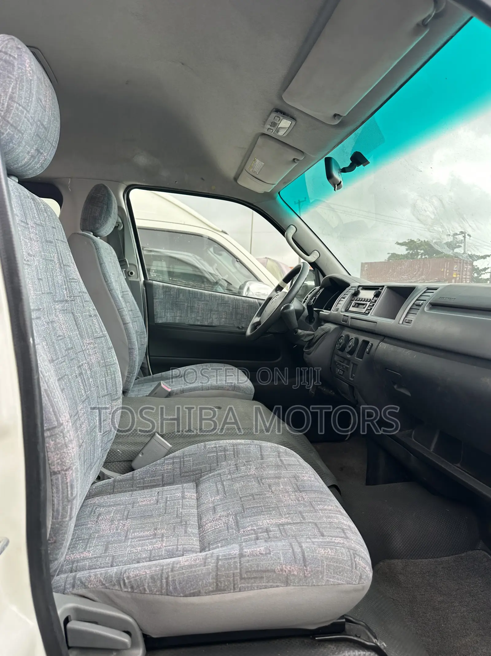 Toyota HiAce 2015 White