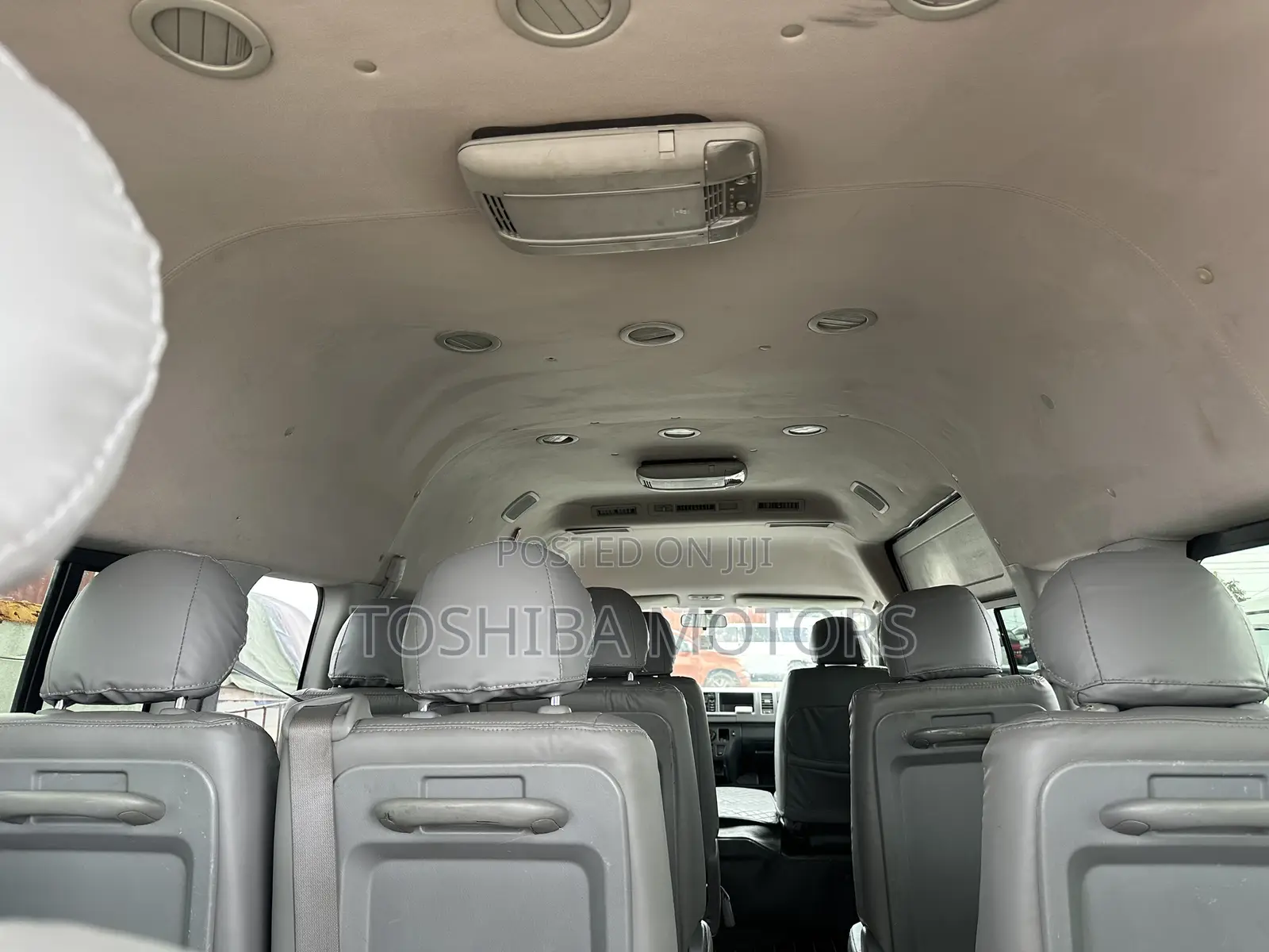 Toyota HiAce 2015 White