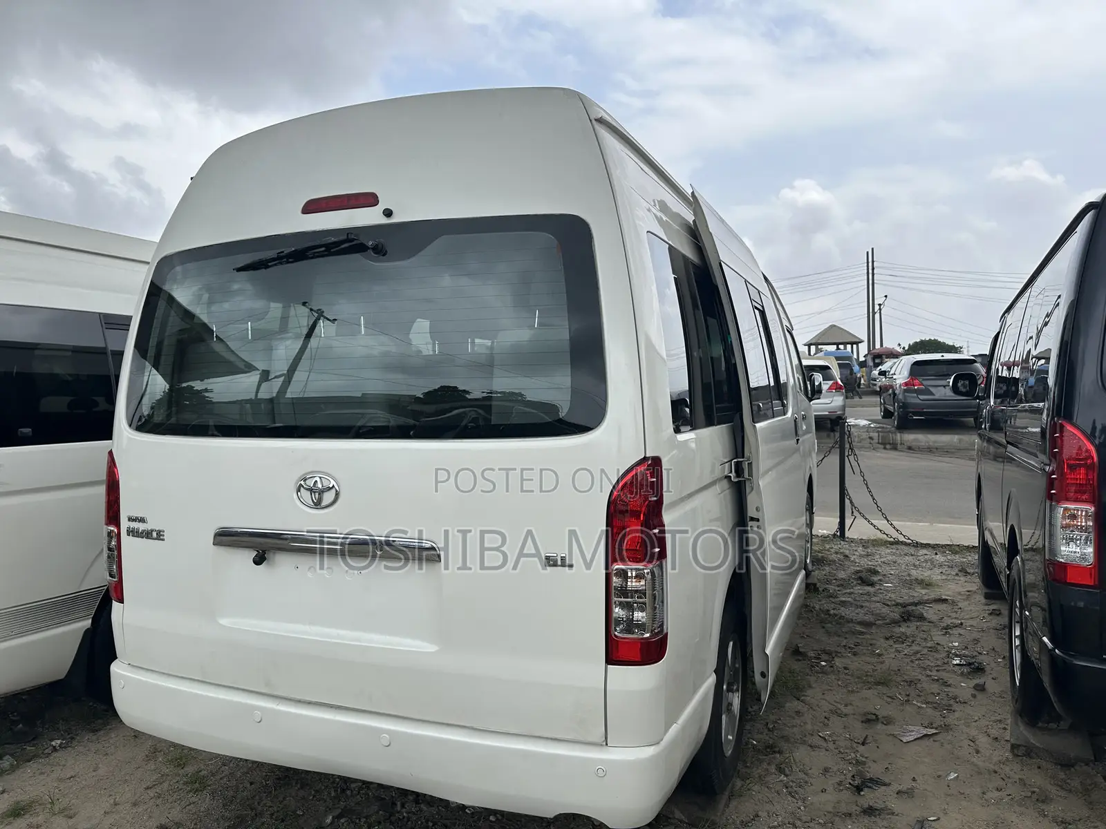 Toyota HiAce 2015 White