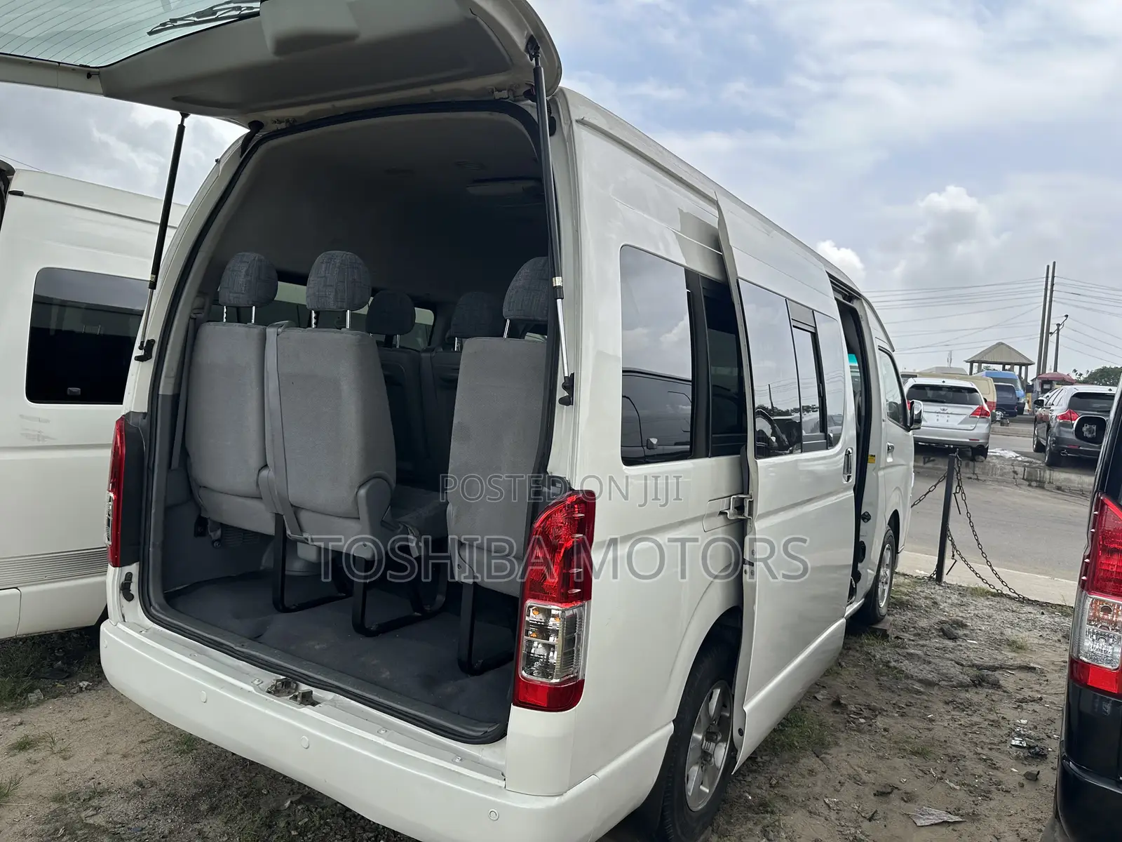 Toyota HiAce 2015 White