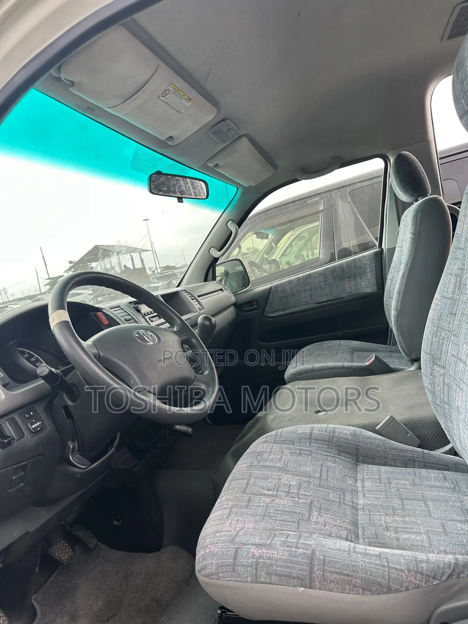 Toyota HiAce 2015 White
