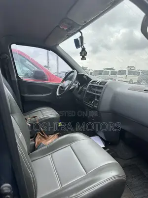 Toyota HiAce 2005 Blue