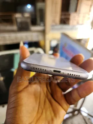 Apple iPhone 11 64 GB Gray