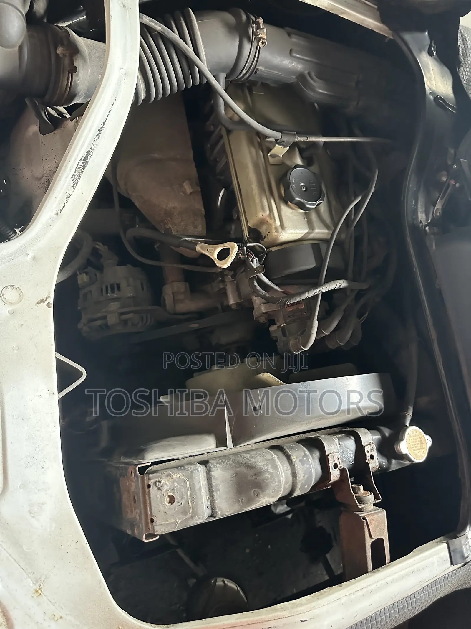 Mitsubishi L300 2005 White