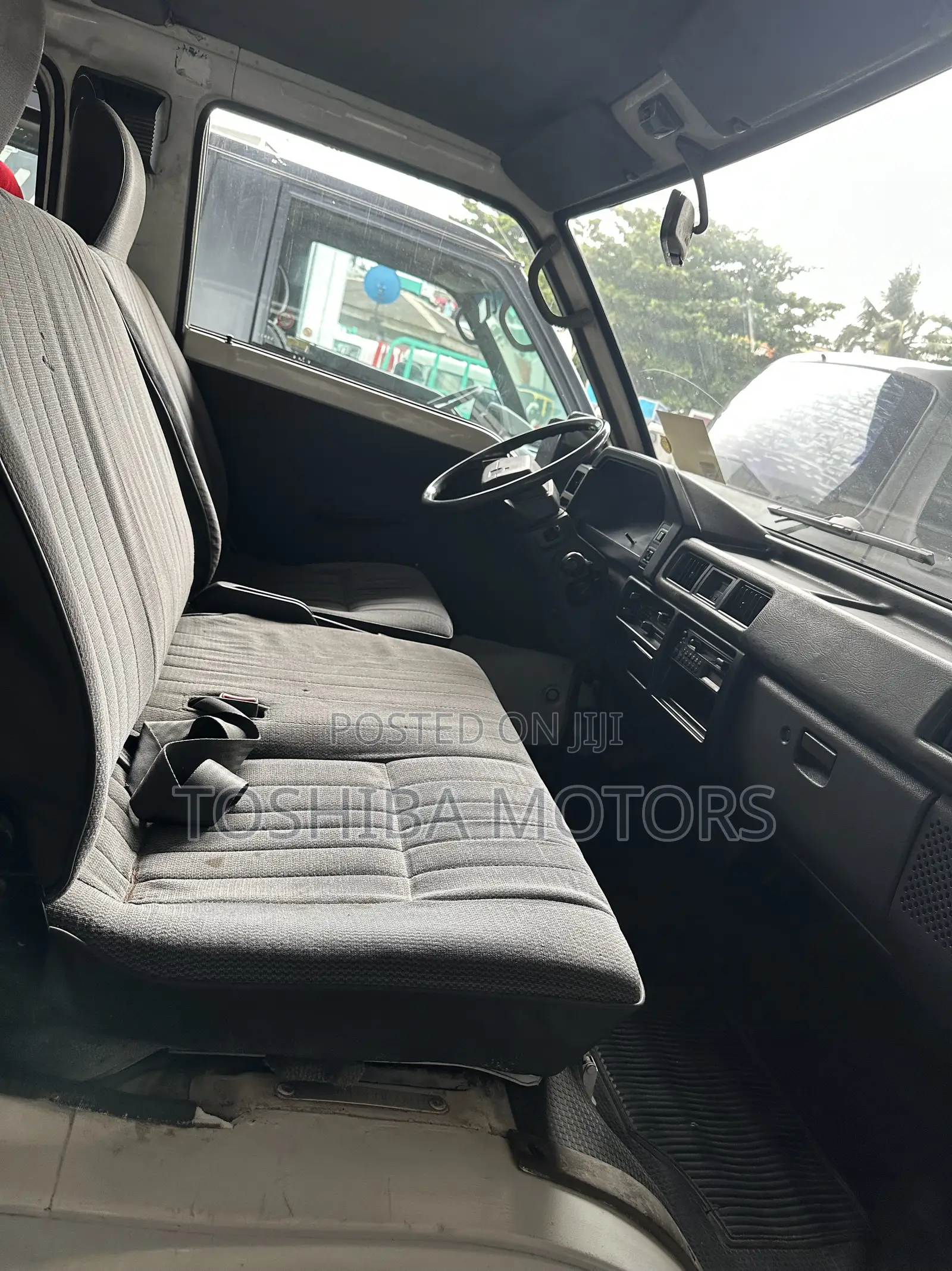 Mitsubishi L300 2005 White