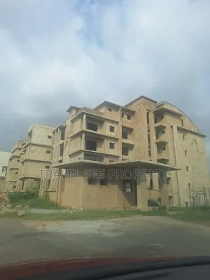 3bdrm Block of Flats in Private Estate for sale