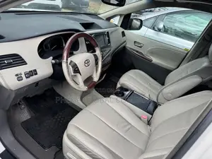 Toyota Sienna Limited 7 Passenger 2011 White