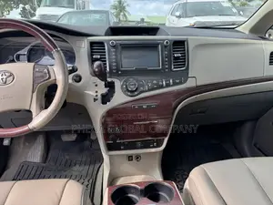 Toyota Sienna Limited 7 Passenger 2011 White