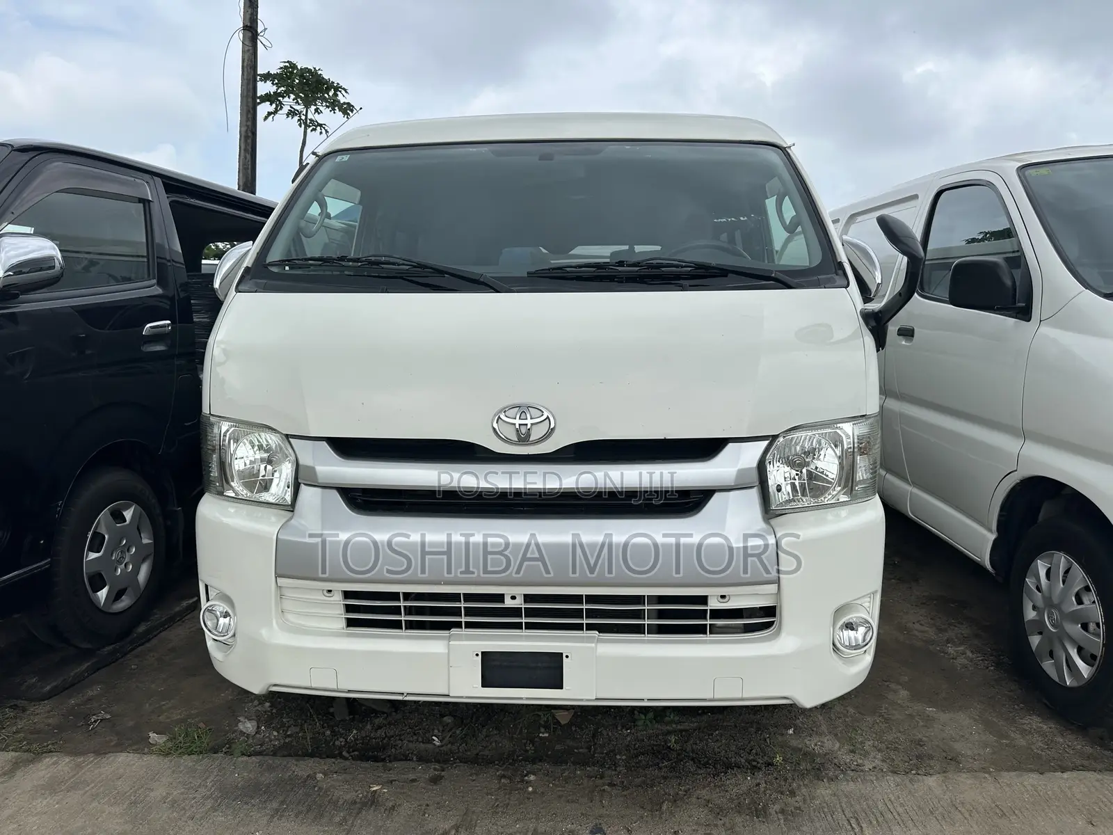 Toyota HiAce 2014 White