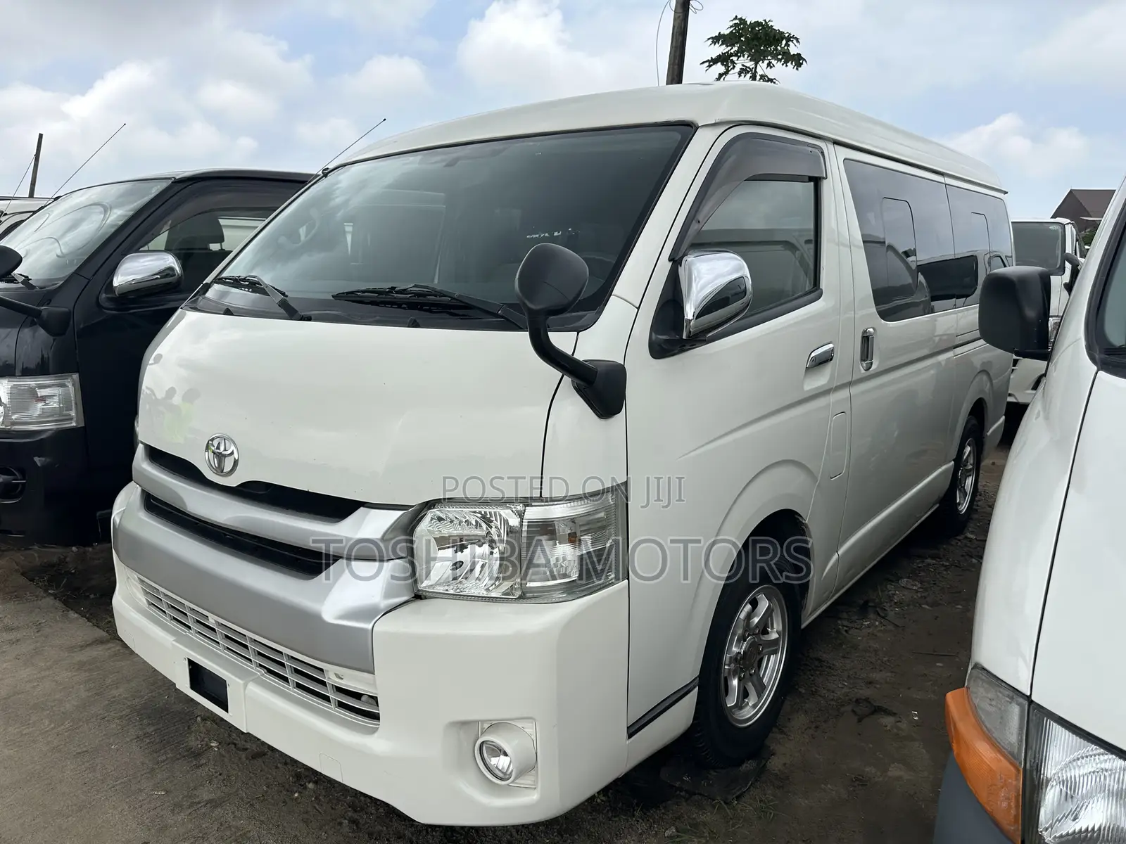 Toyota HiAce 2014 White