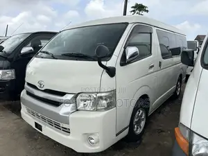 Toyota HiAce 2014 White