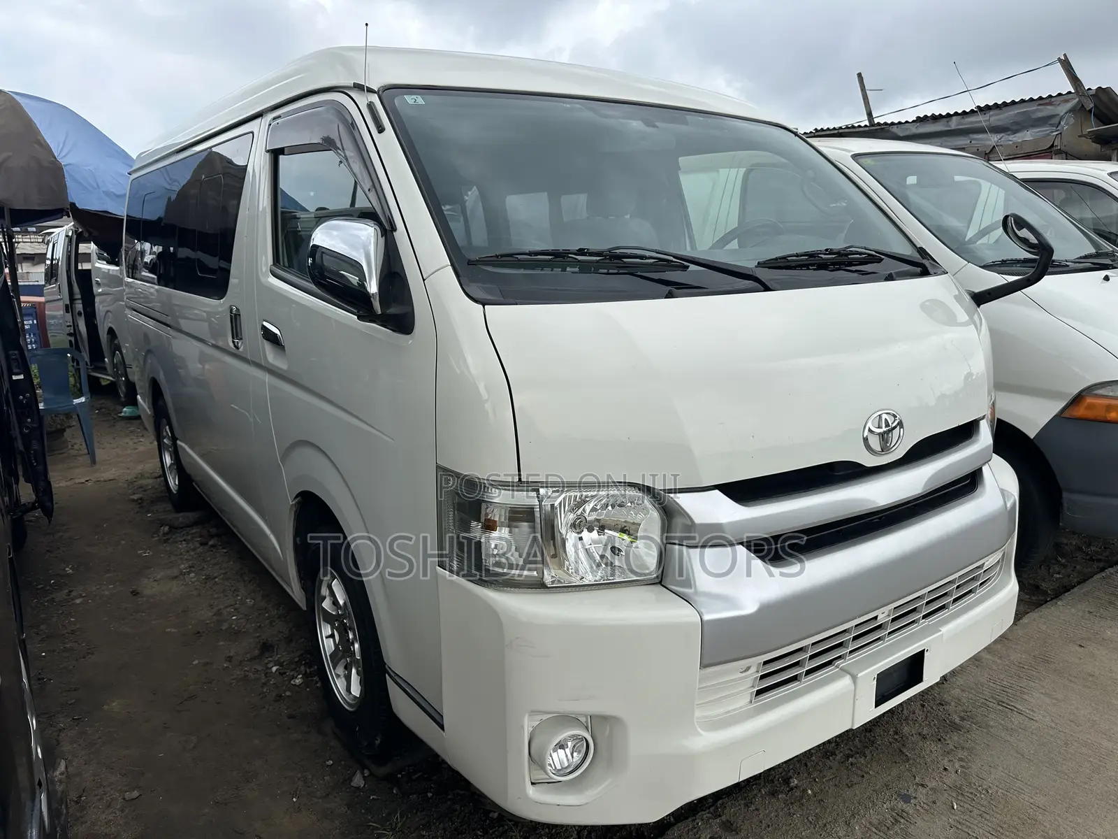 Toyota HiAce 2014 White