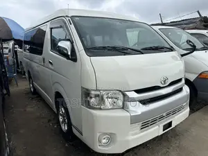 Toyota HiAce 2014 White