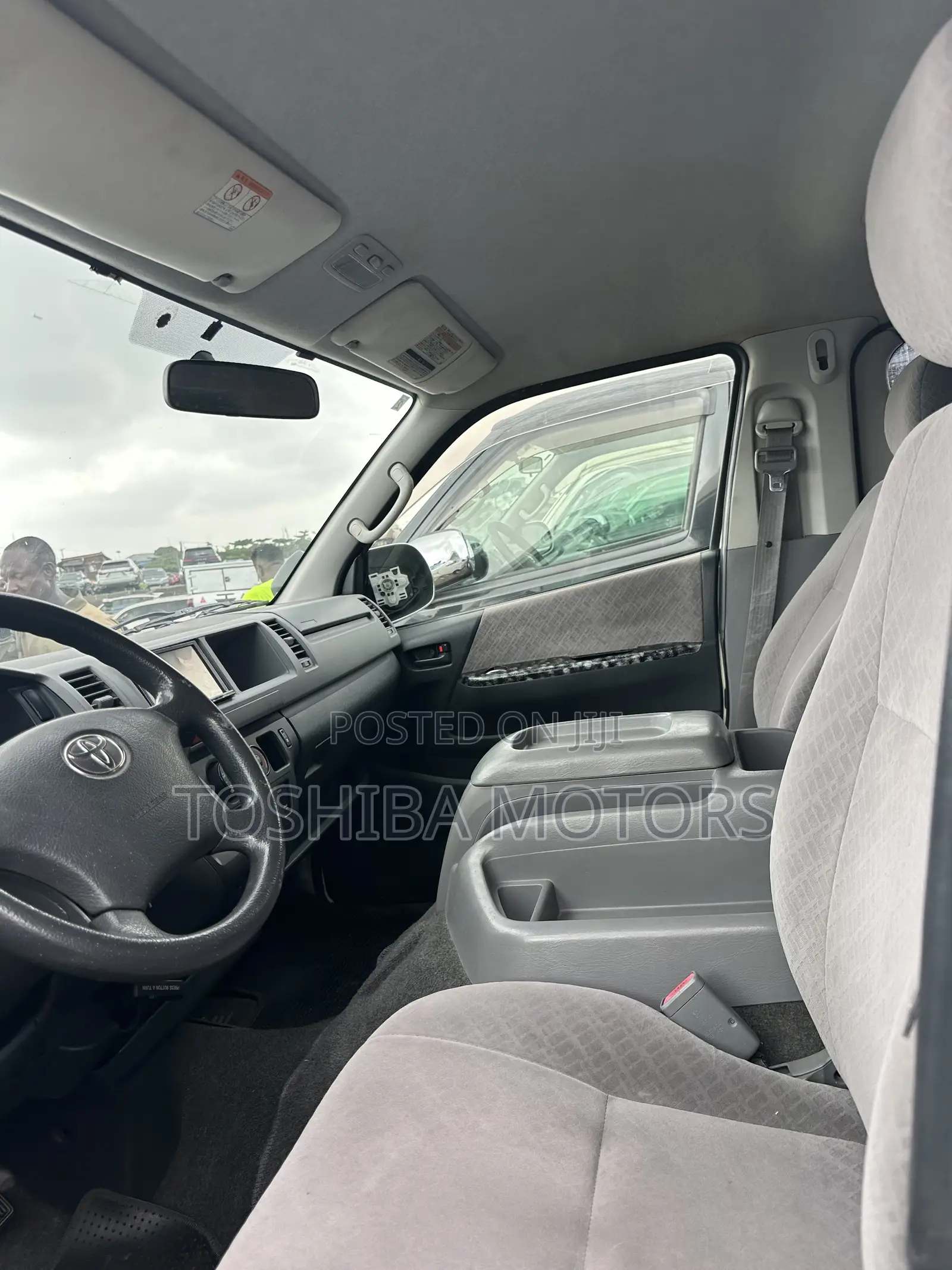 Toyota HiAce 2014 White