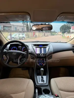 Hyundai Elantra 2013 White