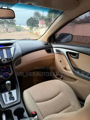 Hyundai Elantra 2013 White