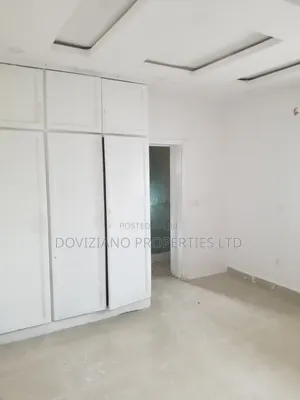 3bdrm Apartment in Lekki Phase 1 for rent