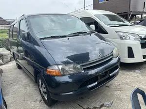 Toyota HiAce 2006 Blue