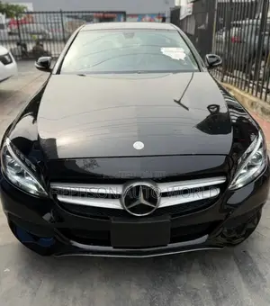 Mercedes-Benz C300 Luxury 4dr AWD 4Matic Sedan (2.0L 4cyl 7A) 2015