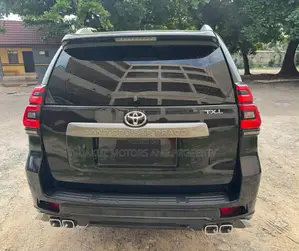 Toyota Land Cruiser Prado 2022 Black