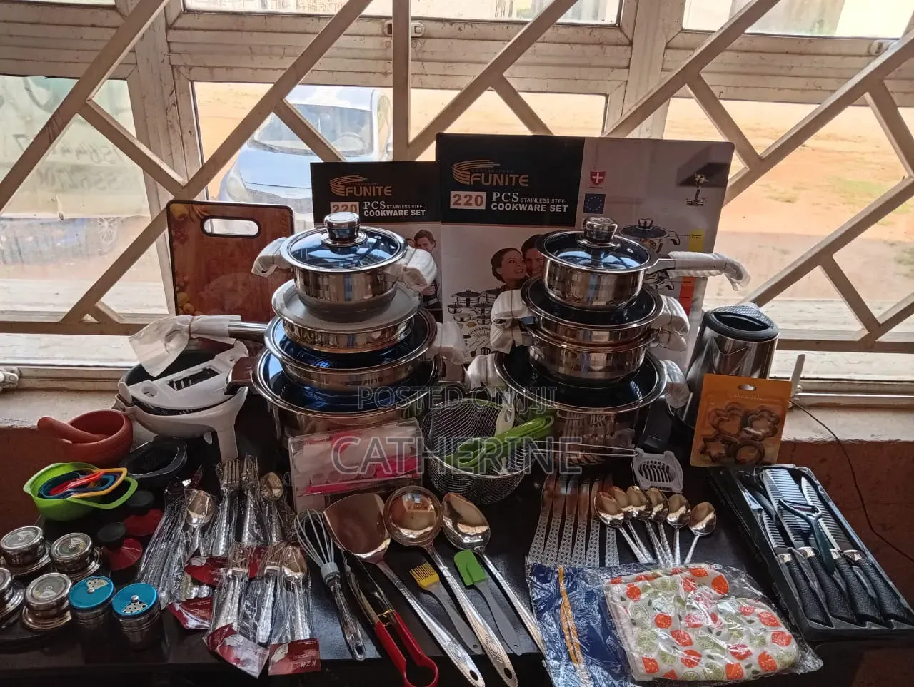220 Piece Stainless Steel Cookware Utensil Set