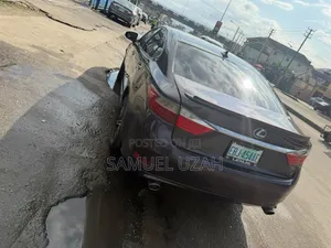 Lexus ES 2015 Brown