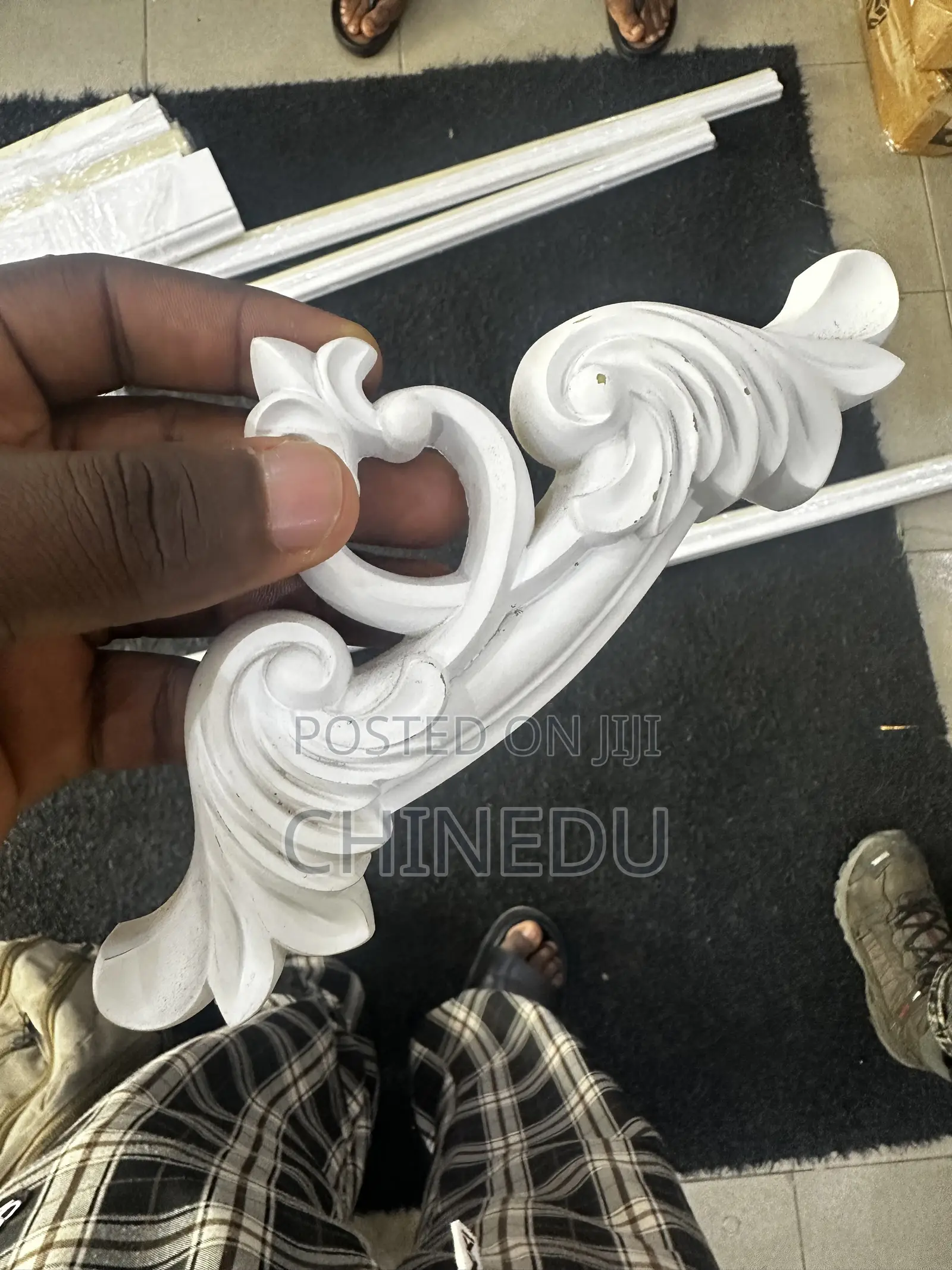 Decorative Wall/Ceiling Molding Accent Piece