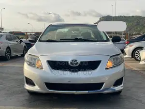Toyota Corolla LE 4dr Sedan (1.8L 4cyl 4A) 2010 Silver