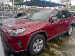 Toyota RAV4 XLE Premium AWD 2020 Red