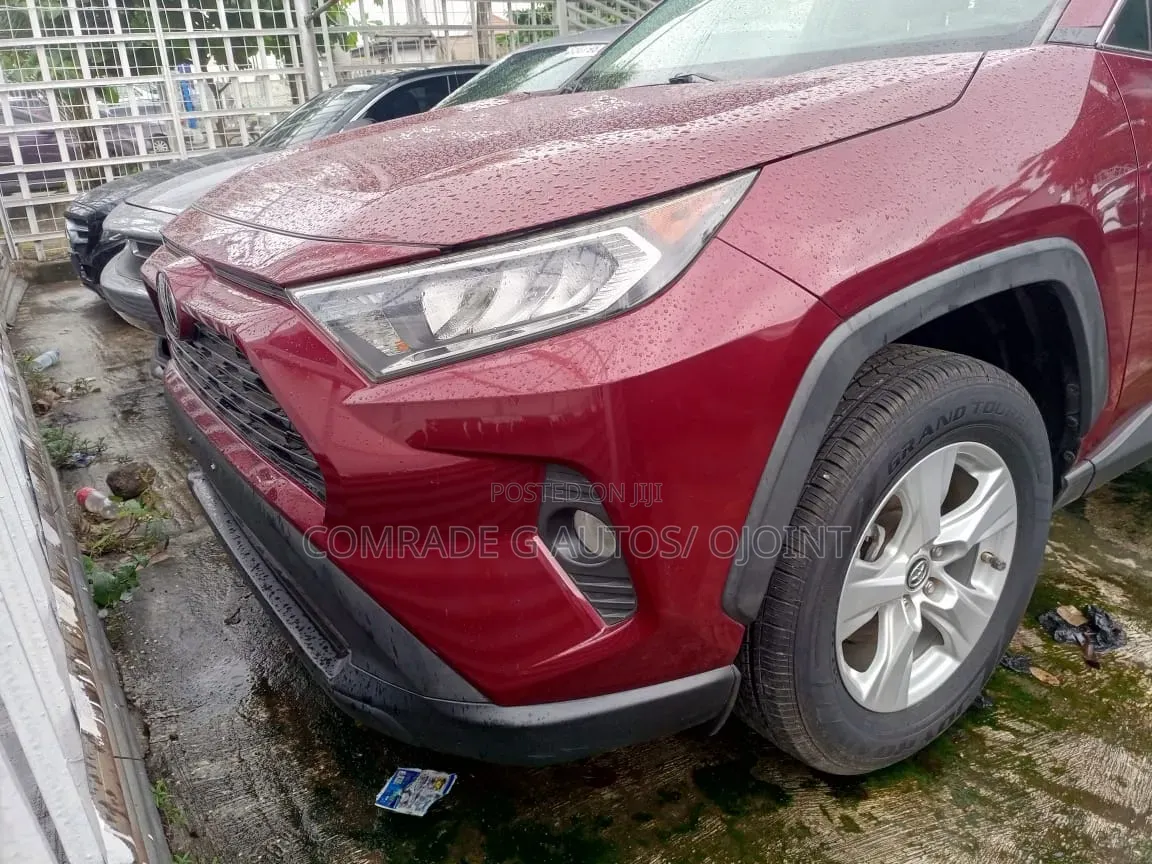 Toyota RAV4 XLE Premium AWD 2020 Red
