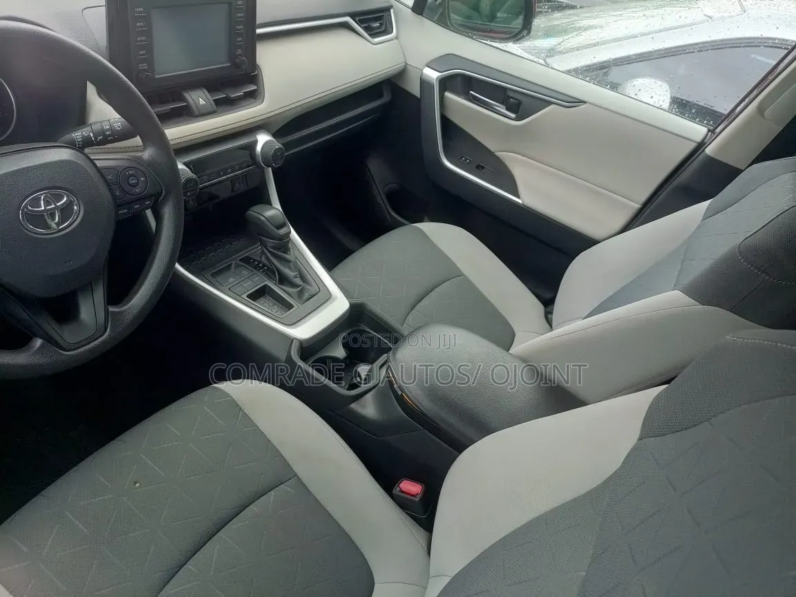 Toyota RAV4 XLE Premium AWD 2020 Red
