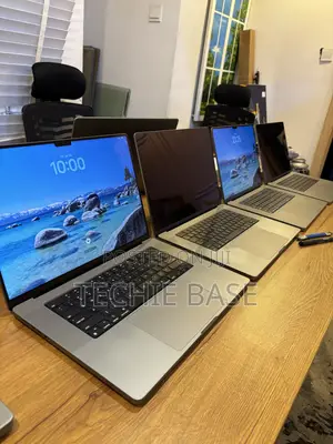 Laptop Apple MacBook Pro 2021 M1 16GB Apple M1 Pro SSD 512GB