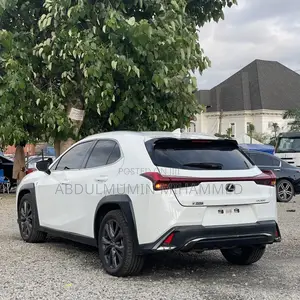 Lexus UX 200 2019 White