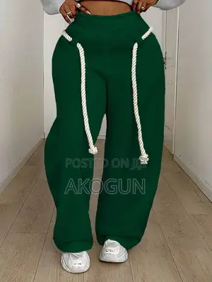 Women’s Premium Wide-Leg Fleece Jogger Sweatpants With Rope Drawstring
