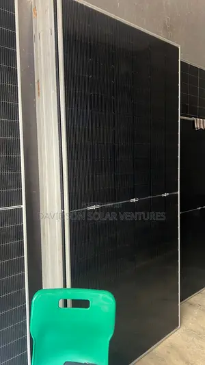 585w 16 Busbar 144 Cells Half Cut Solar Panel