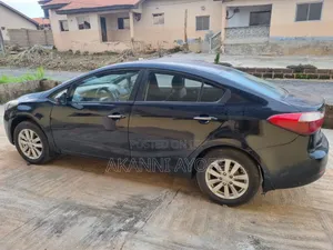 Kia Cerato 2013 Black