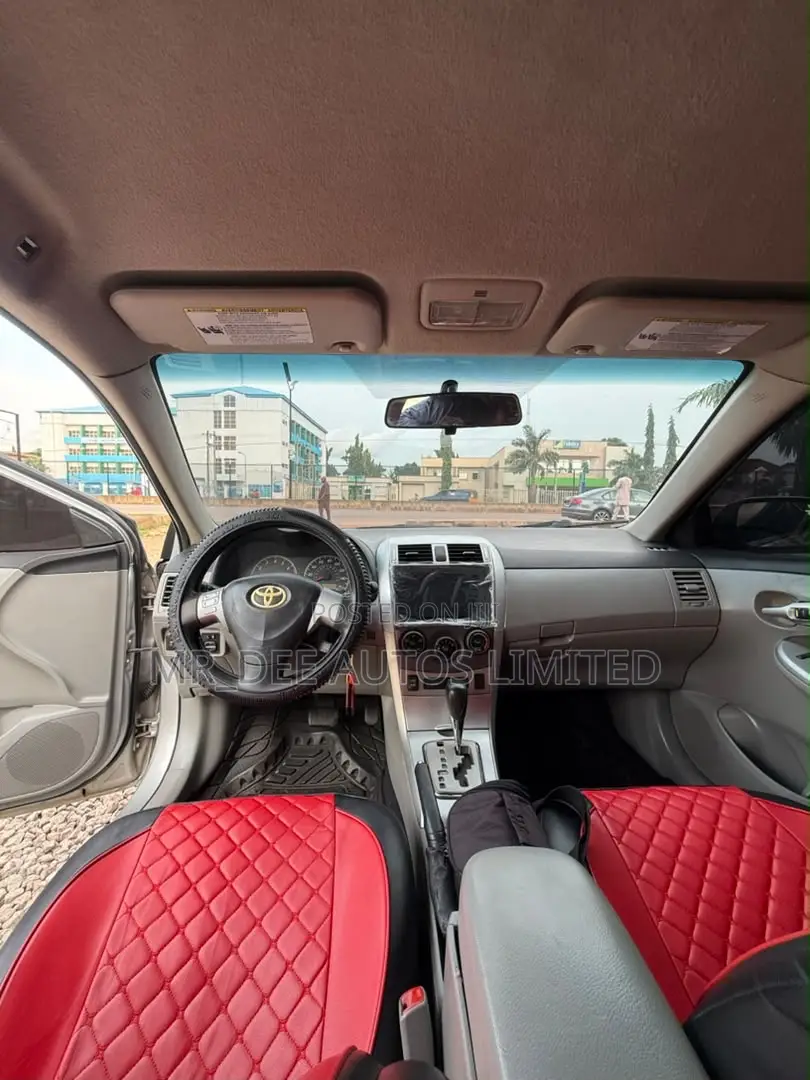 Toyota Corolla 2012 Silver
