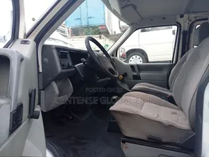 Volkswagen Transporter 2003 White