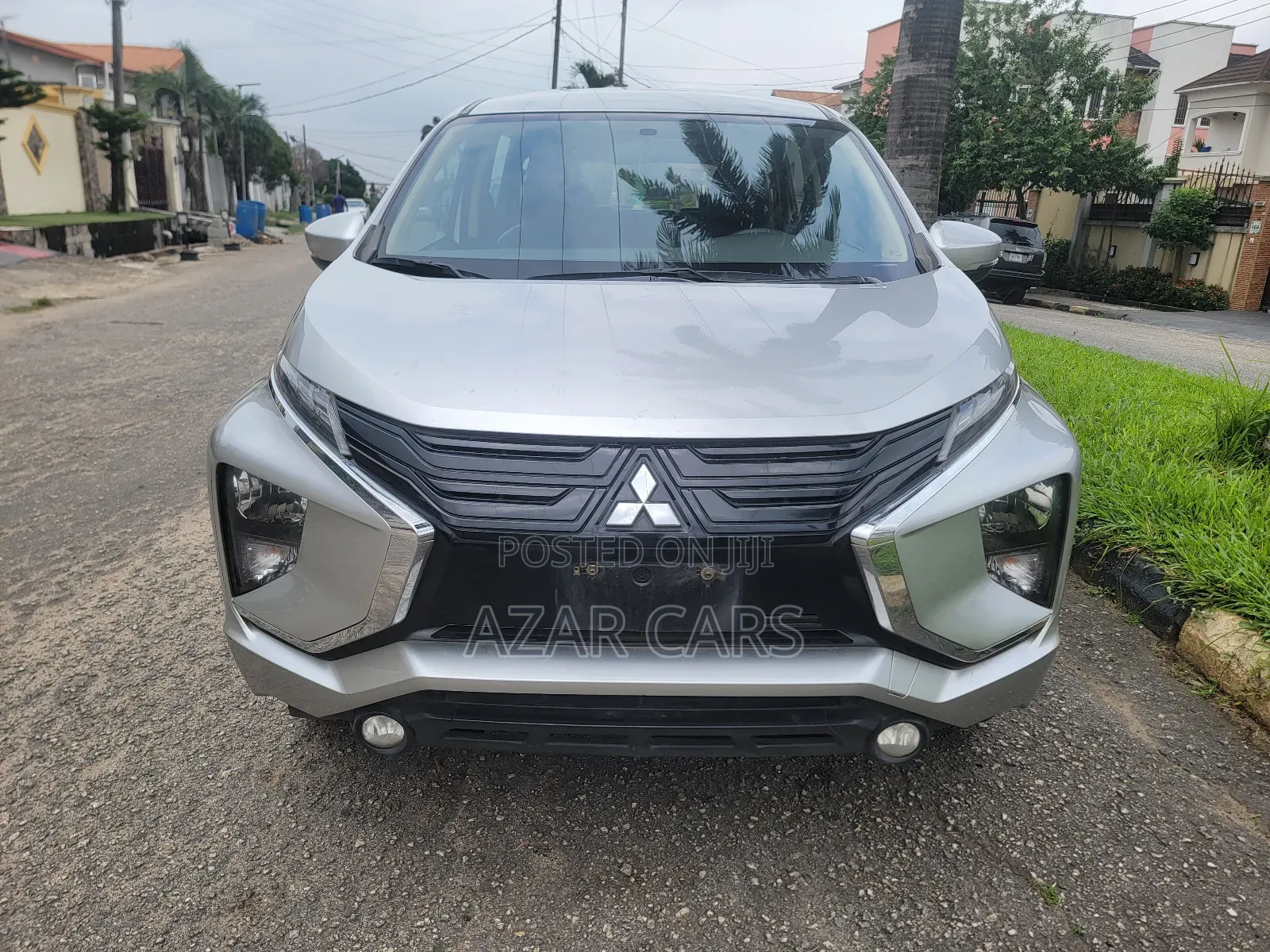 Mitsubishi Xpander Ultimate 2022 Silver