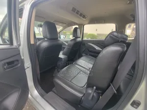 Mitsubishi Xpander Ultimate 2022 Silver