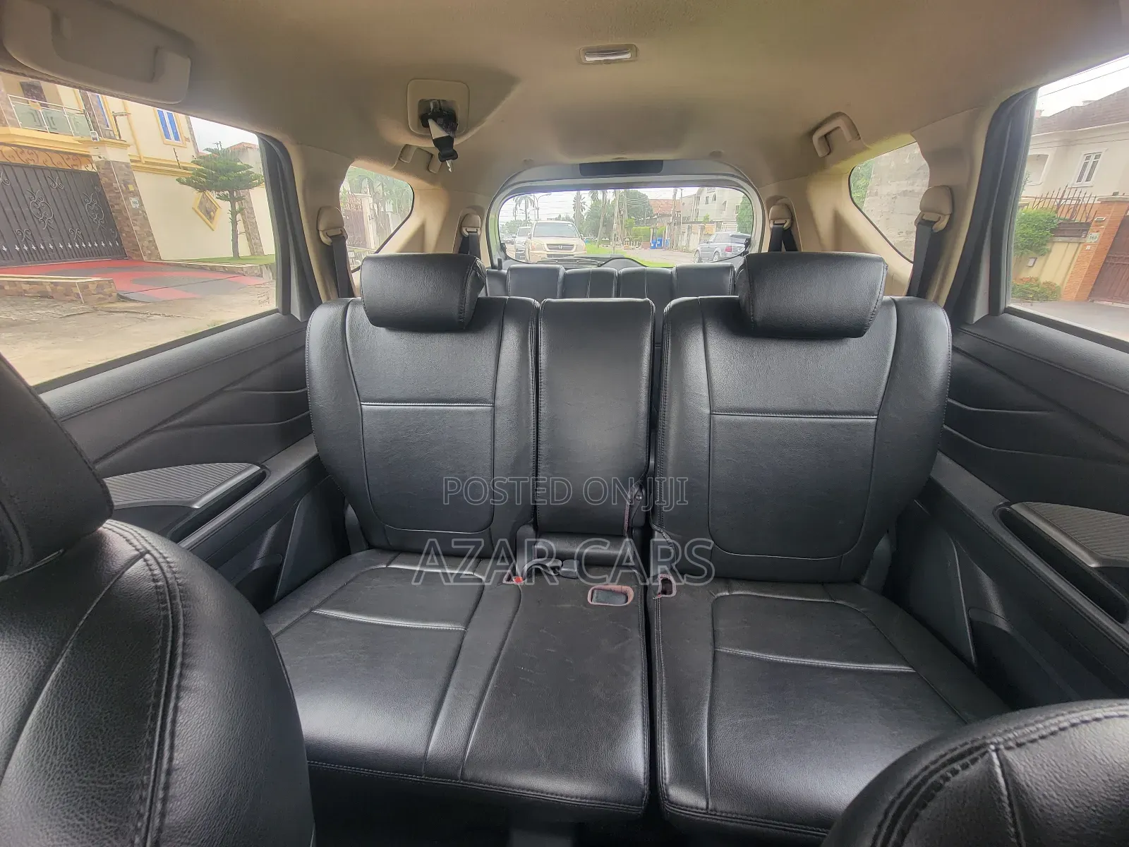 Mitsubishi Xpander Ultimate 2022 Silver