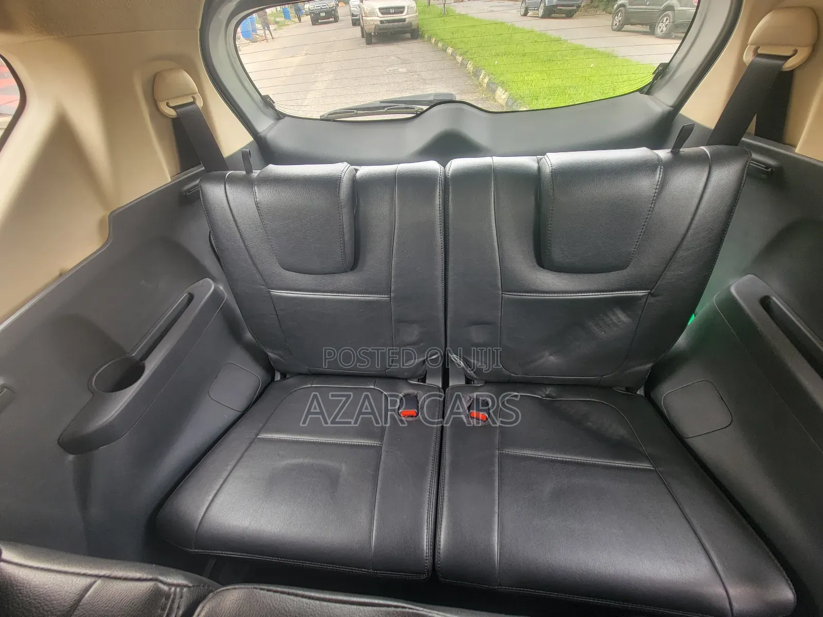 Mitsubishi Xpander Ultimate 2022 Silver
