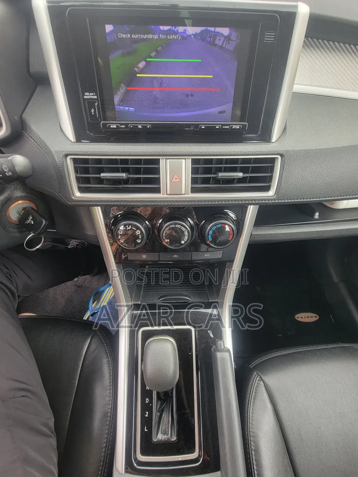 Mitsubishi Xpander Ultimate 2022 Silver
