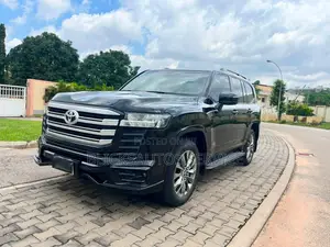 New Toyota Land Cruiser LC300 2024 Black