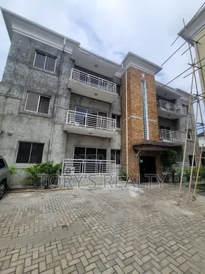 3bdrm Apartment in Lekki Phase 1 for rent
