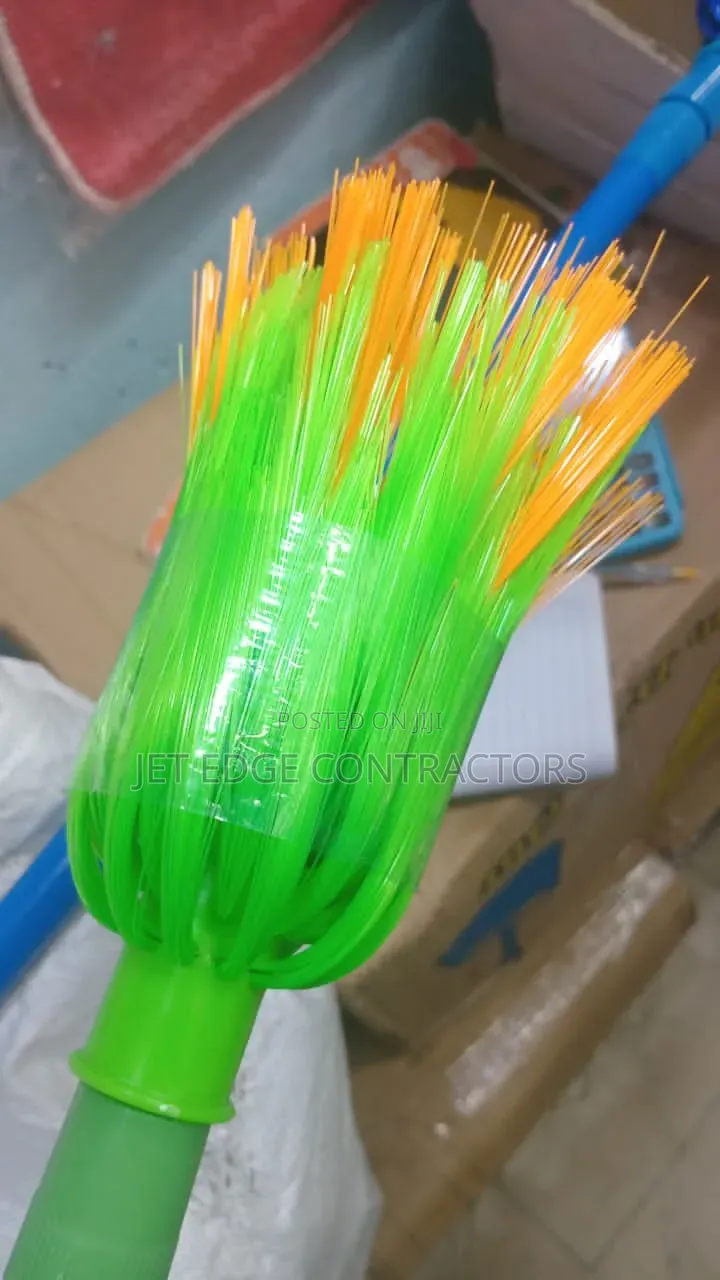 Adjustable Cobweb Brush