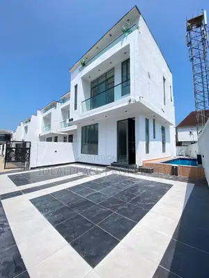4bdrm Duplex in Chevron for sale